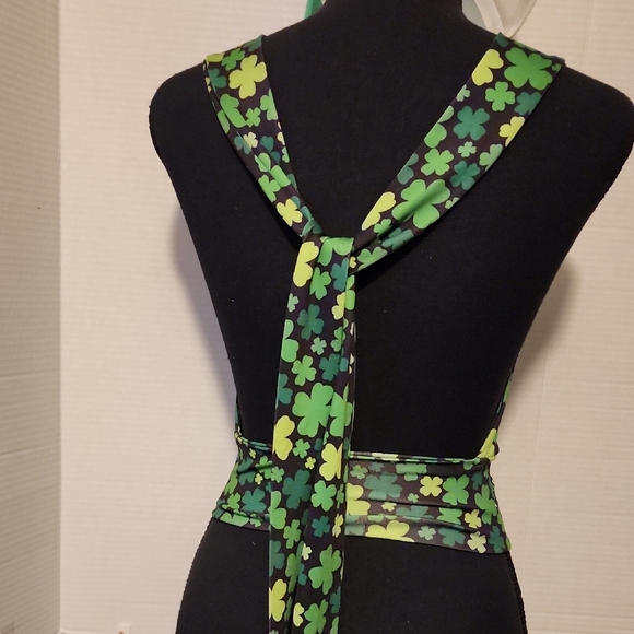 Green Clover Print Top - Picture 4 of 8